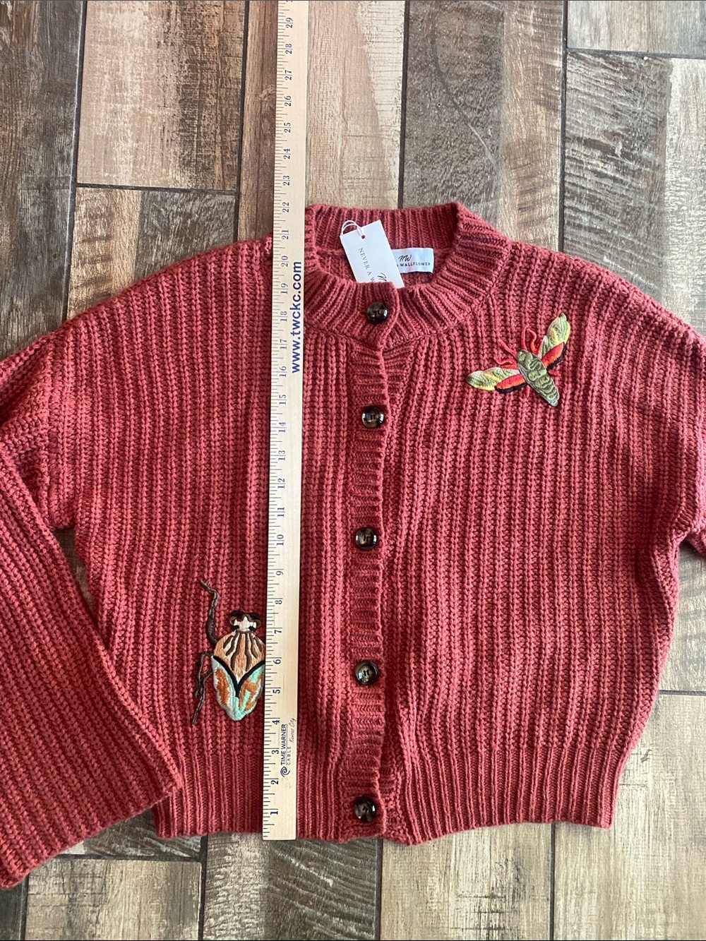 Never a wallflower Women’s rust Red Embroidered Button-Front Sweater 🆕 - Picture 9 of 11